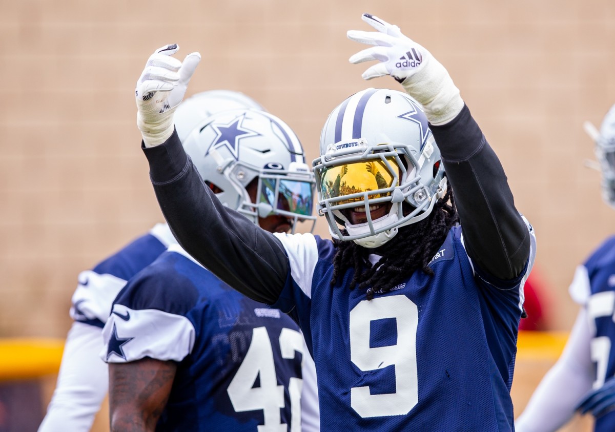 Jul 25, 2021; Oxnard, CA, USA; Dallas Cowboys linebacker Jaylon Smith (9) during training camp at the Marriott Residence Inn.
